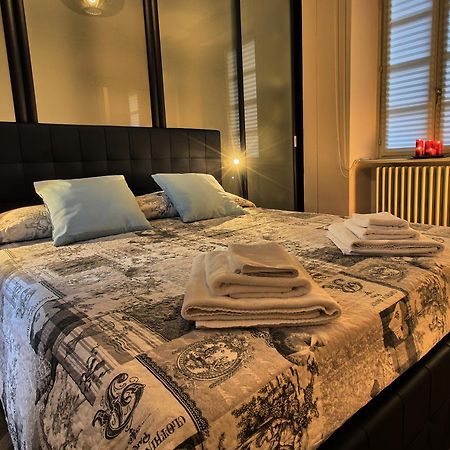 Ancient Courtyard Bonanomi 2 Bedroom Apartment Комо Екстериор снимка