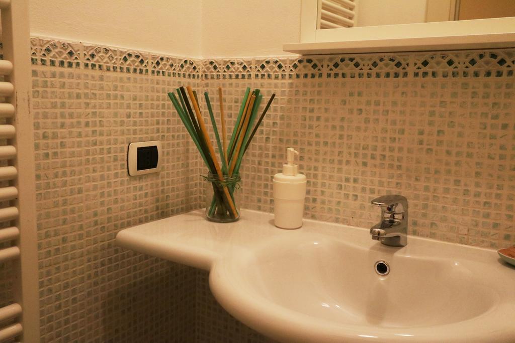 Ancient Courtyard Bonanomi 2 Bedroom Apartment Комо Екстериор снимка