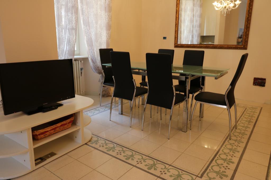 Ancient Courtyard Bonanomi 2 Bedroom Apartment Комо Екстериор снимка