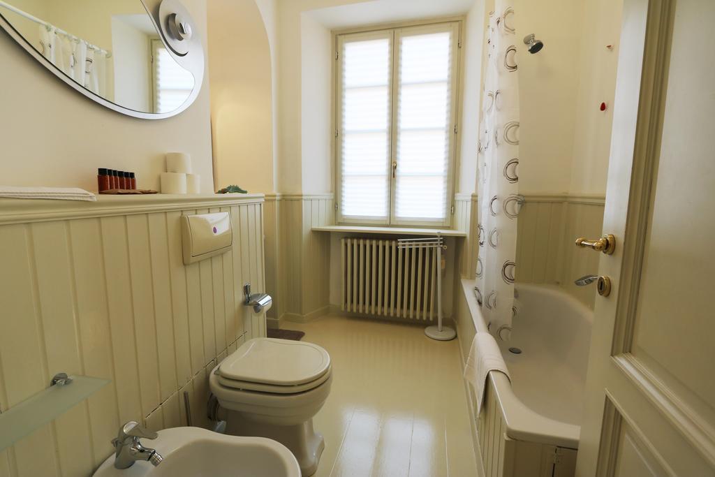 Ancient Courtyard Bonanomi 2 Bedroom Apartment Комо Екстериор снимка