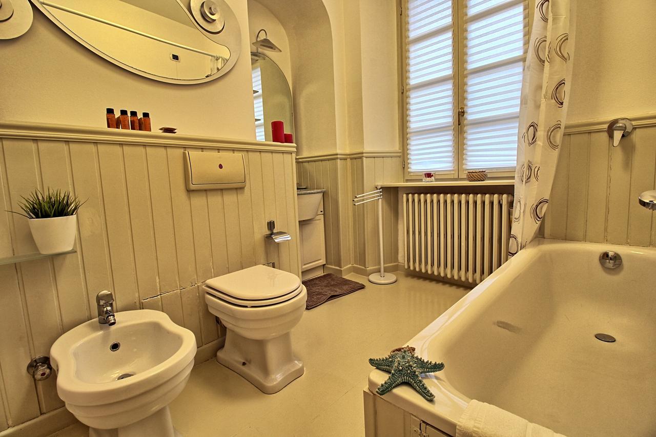Ancient Courtyard Bonanomi 2 Bedroom Apartment Комо Екстериор снимка